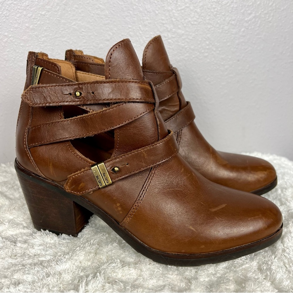 NWOT Bussola Heeled Booties - Size 41